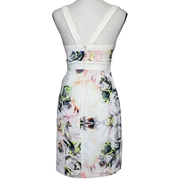 Minty Meets Munt Floral Mesh Panel Mini Dress - Picture 4 of 8